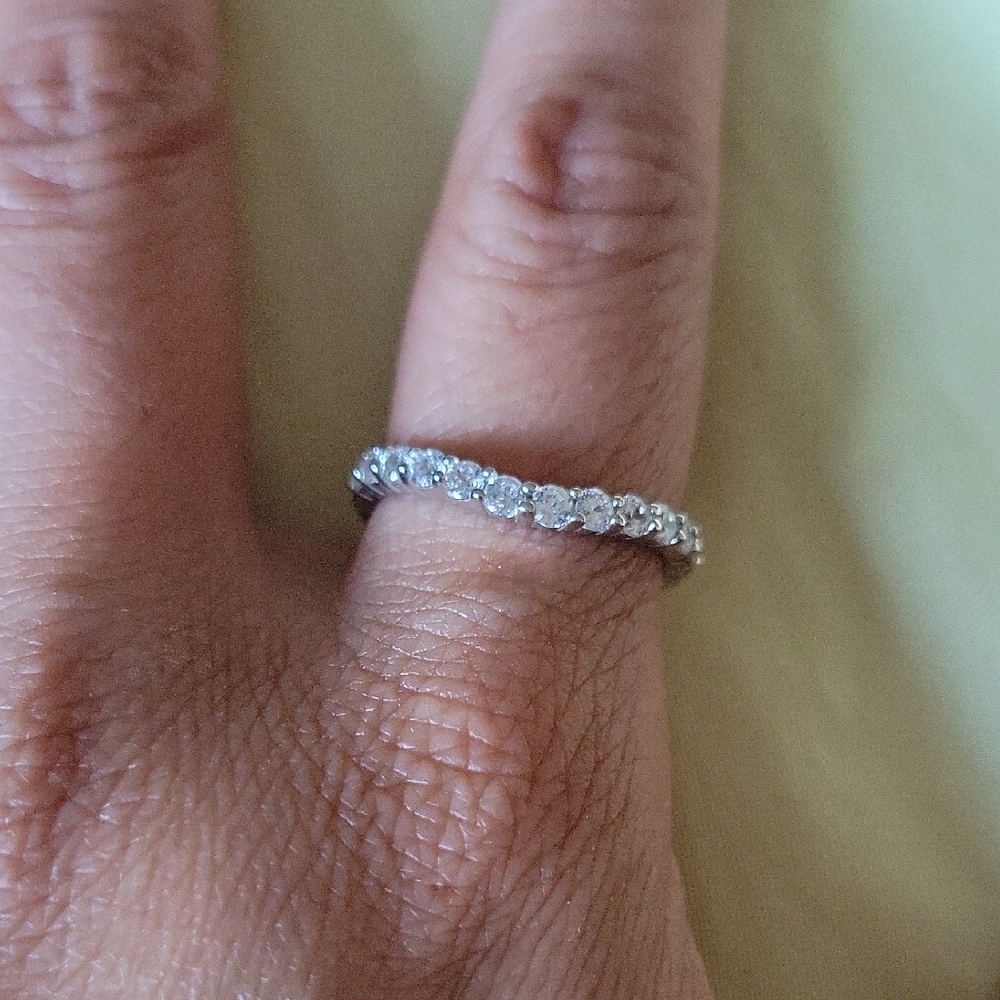 ✨️Pre-loved 925 Sterling Silver Cubic Zirconia Curved Ring - SIZE 9